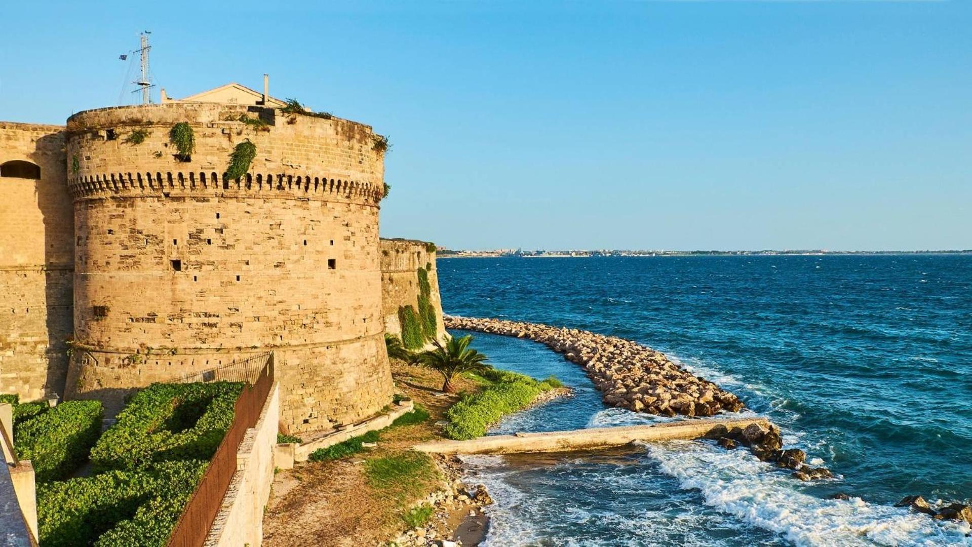 Il Pavone Hotel Tarente Buitenkant foto